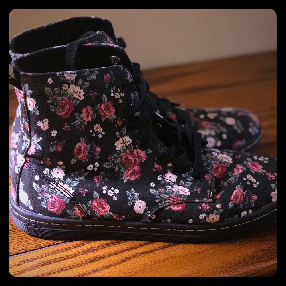 Dr. Martens Floral Hackney